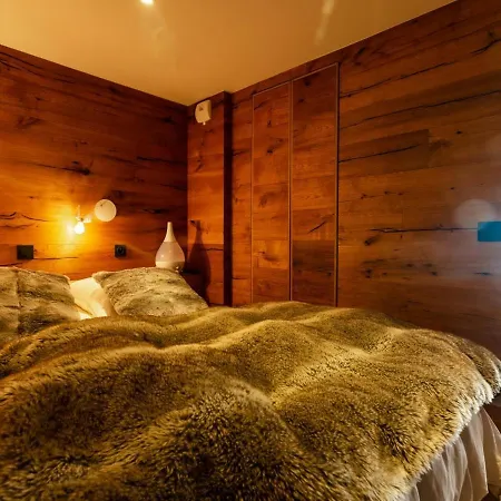 Appt Rénové Par Architecte, 3 Chambres, Terrasse Sud Sur Pistes, Service Conciergerie - Fr-1-545-1 *