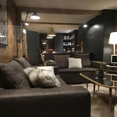 Appt Rénové Par Architecte, 3 Chambres, Terrasse Sud Sur Pistes, Service Conciergerie - Fr-1-545-1